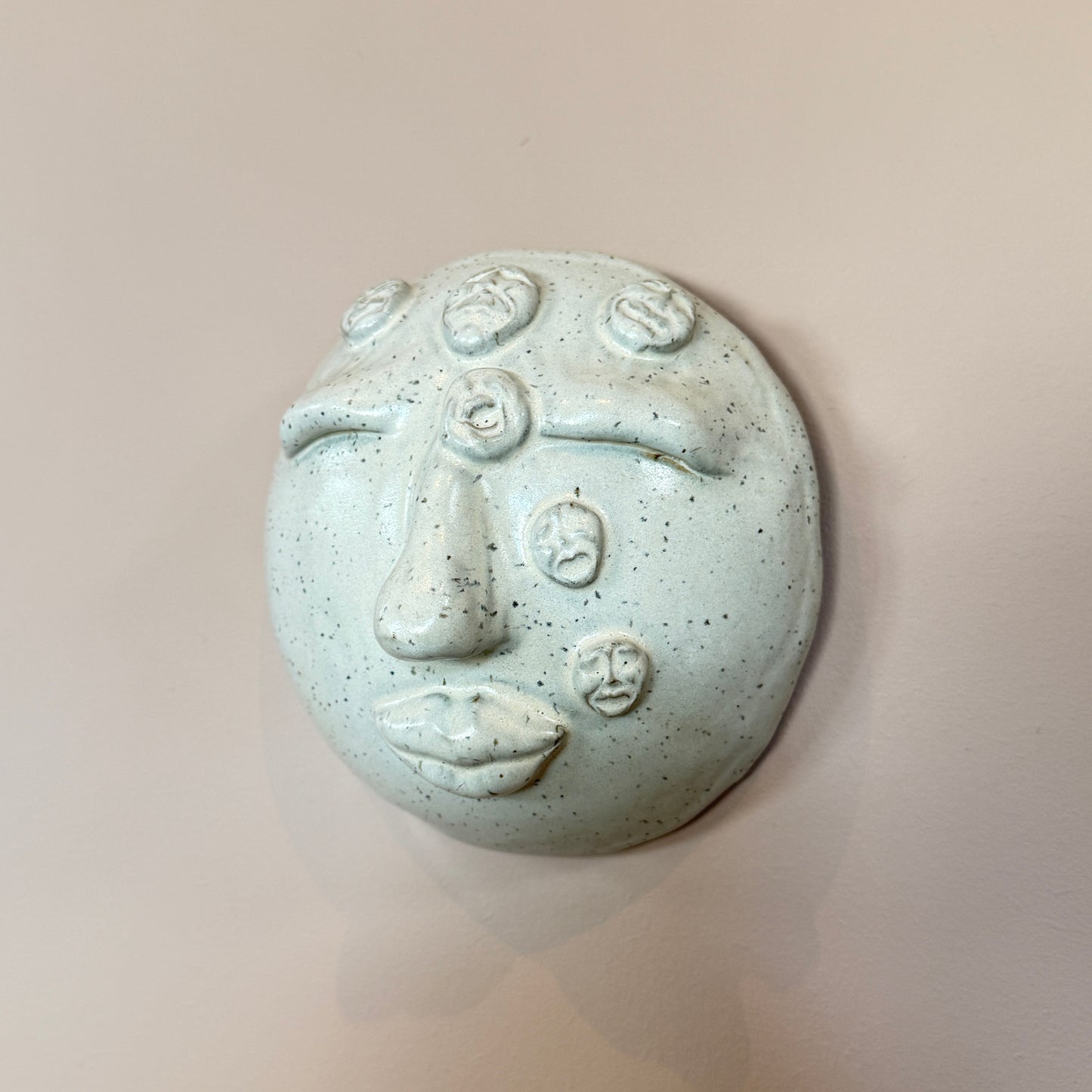 "Overtænker" Pige no 24 (vægophæng)