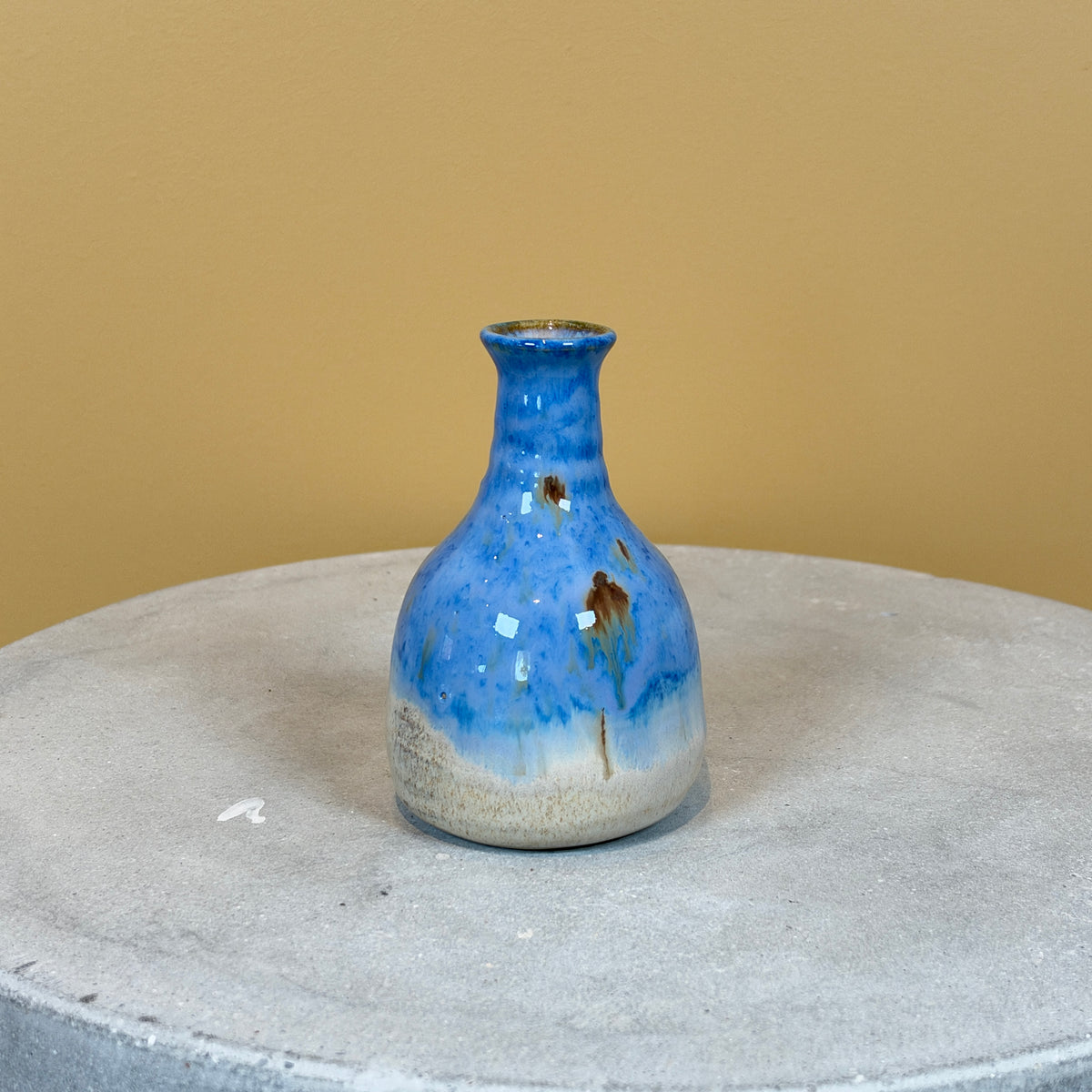 Mini vase no. 1