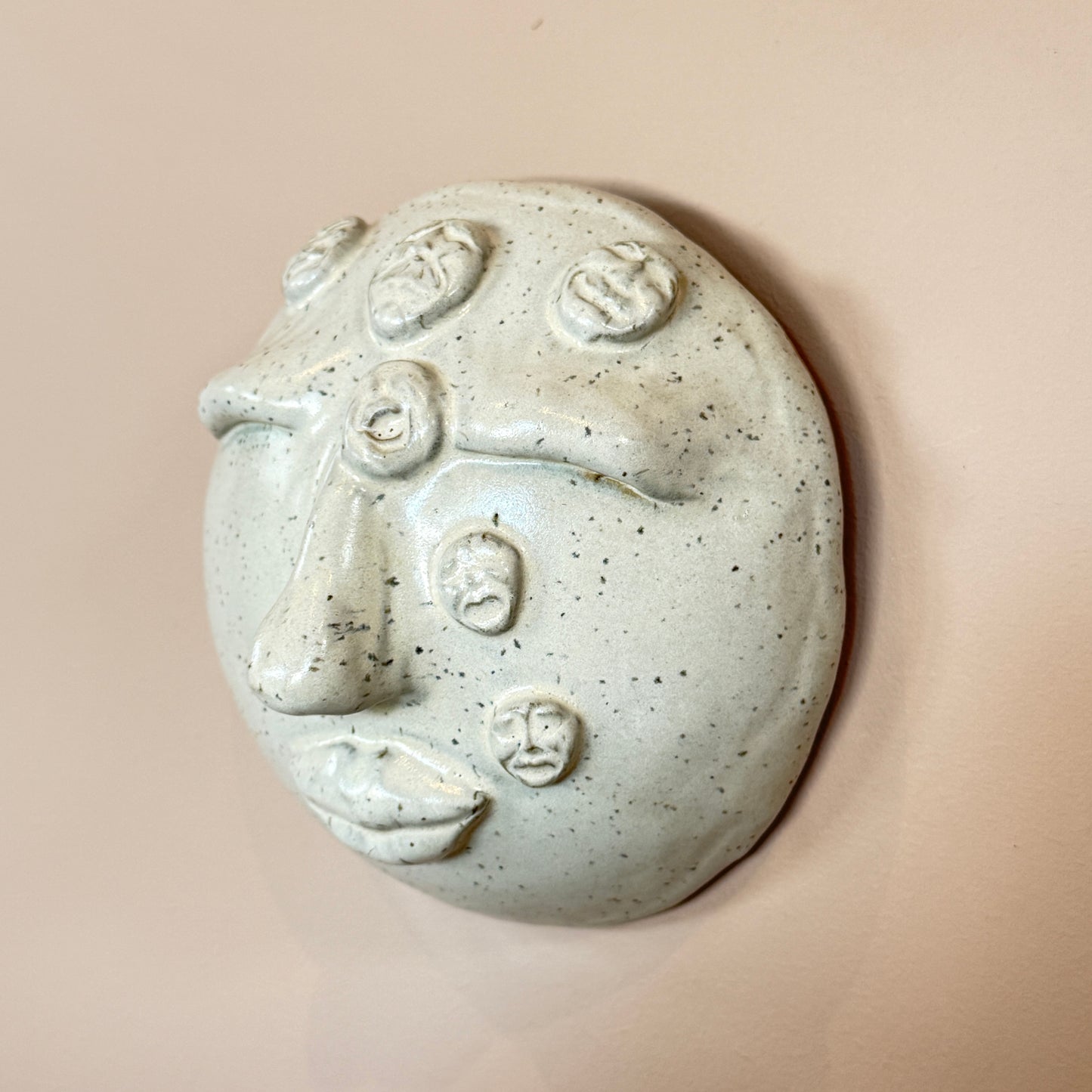 "Overtænker" Pige no 24 (vægophæng)