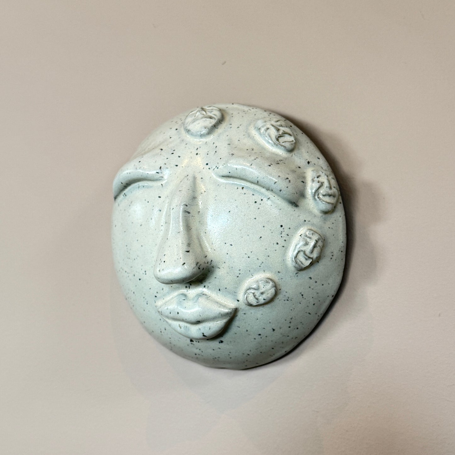 "Overtænker" Pige no 21 (vægophæng)